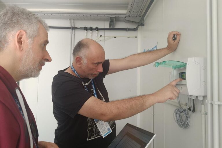 e4ea7ef2-5faf-2f6b-c120-47bfe94135fc